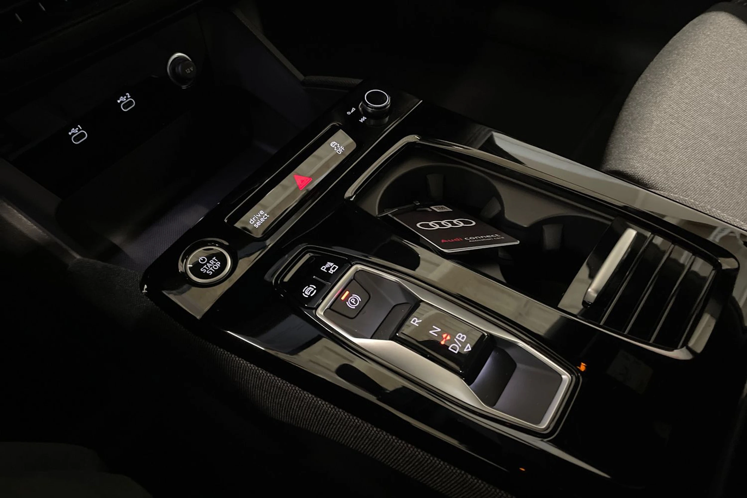 sininen Audi A6 e-tron 2026 kuva 14.