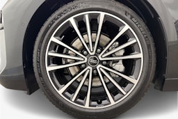 met. musta Audi A6 e-tron 2026 kuva 9.