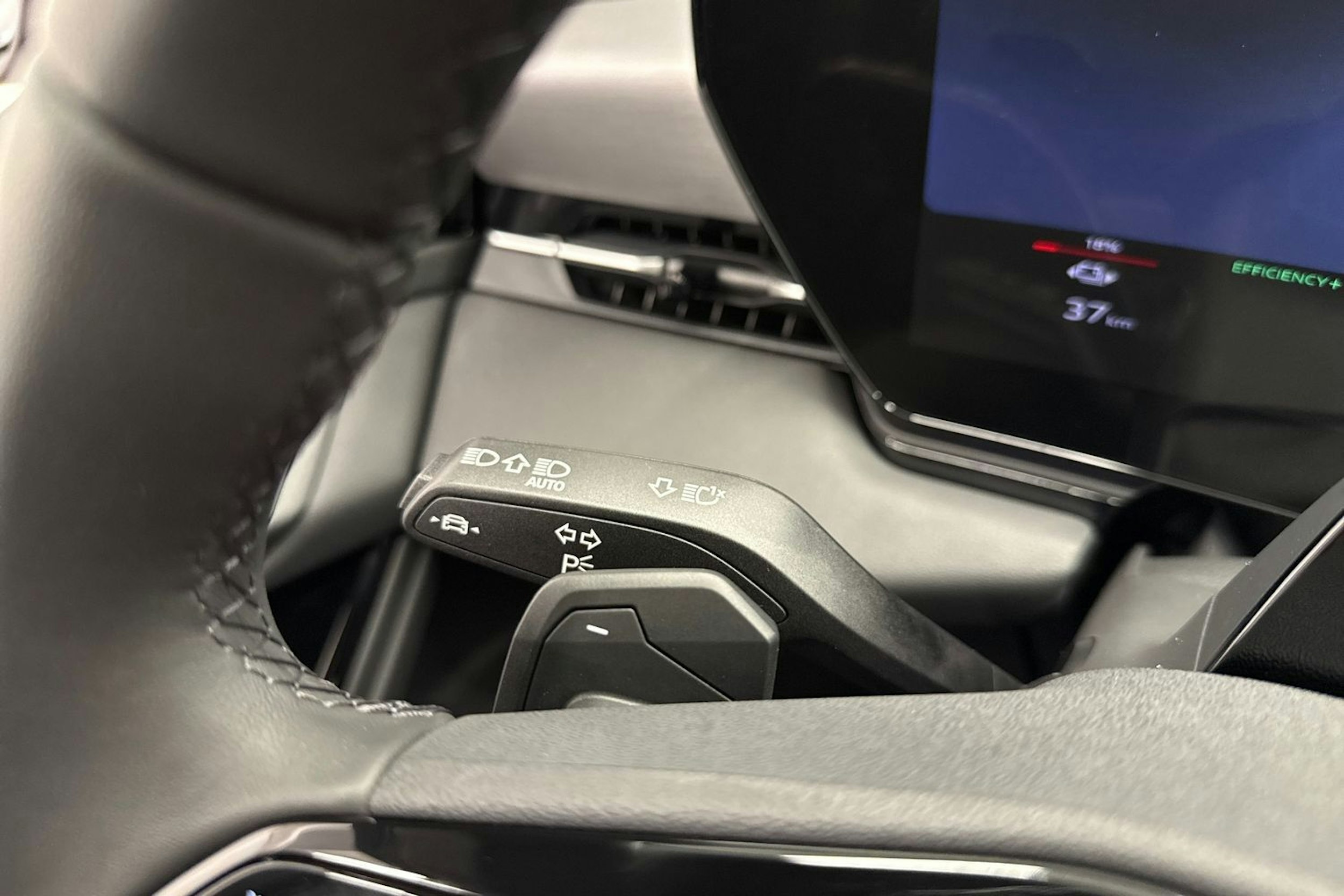 met. musta Audi A6 e-tron 2026 kuva 15.