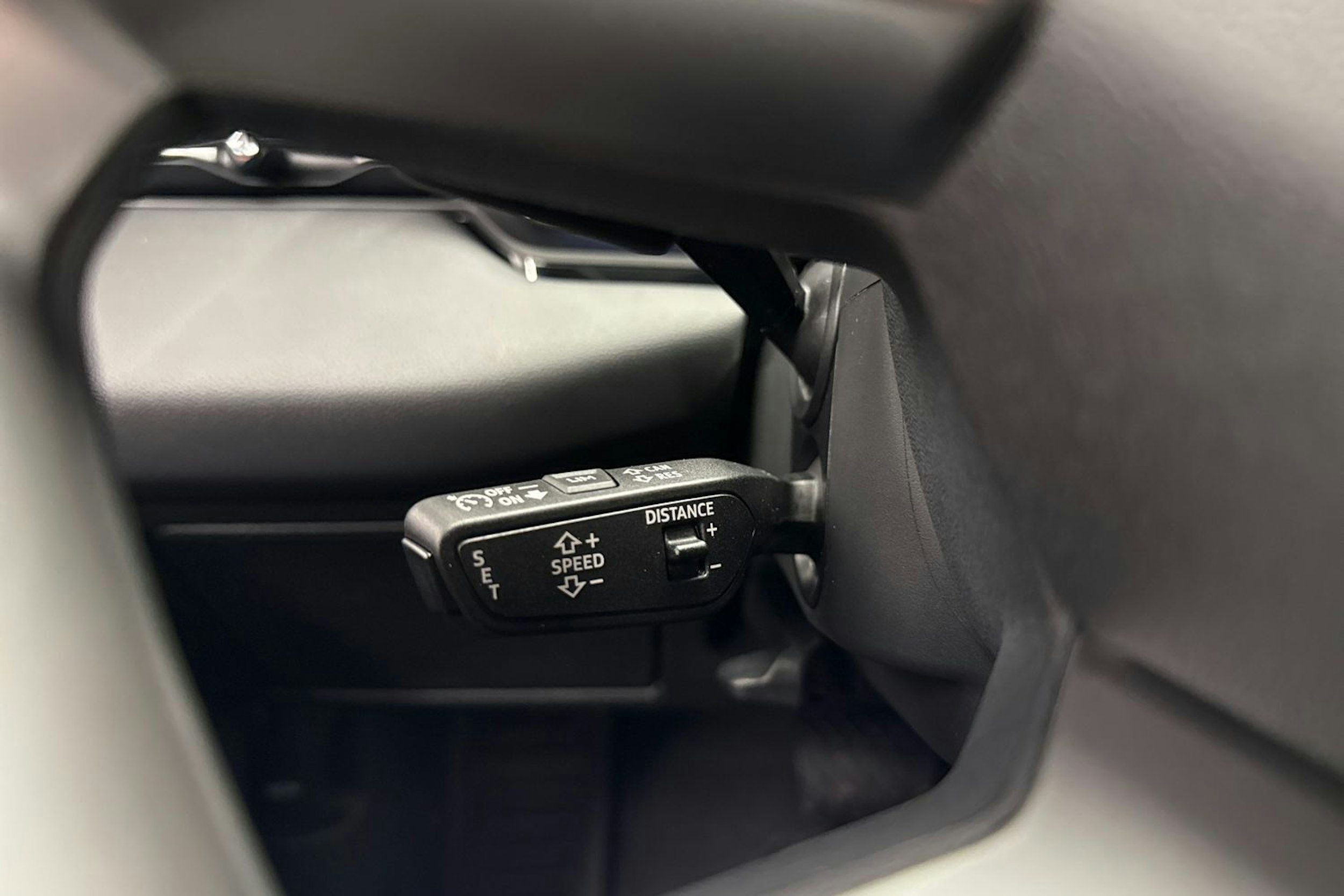 met. musta Audi A6 e-tron 2026 kuva 17.