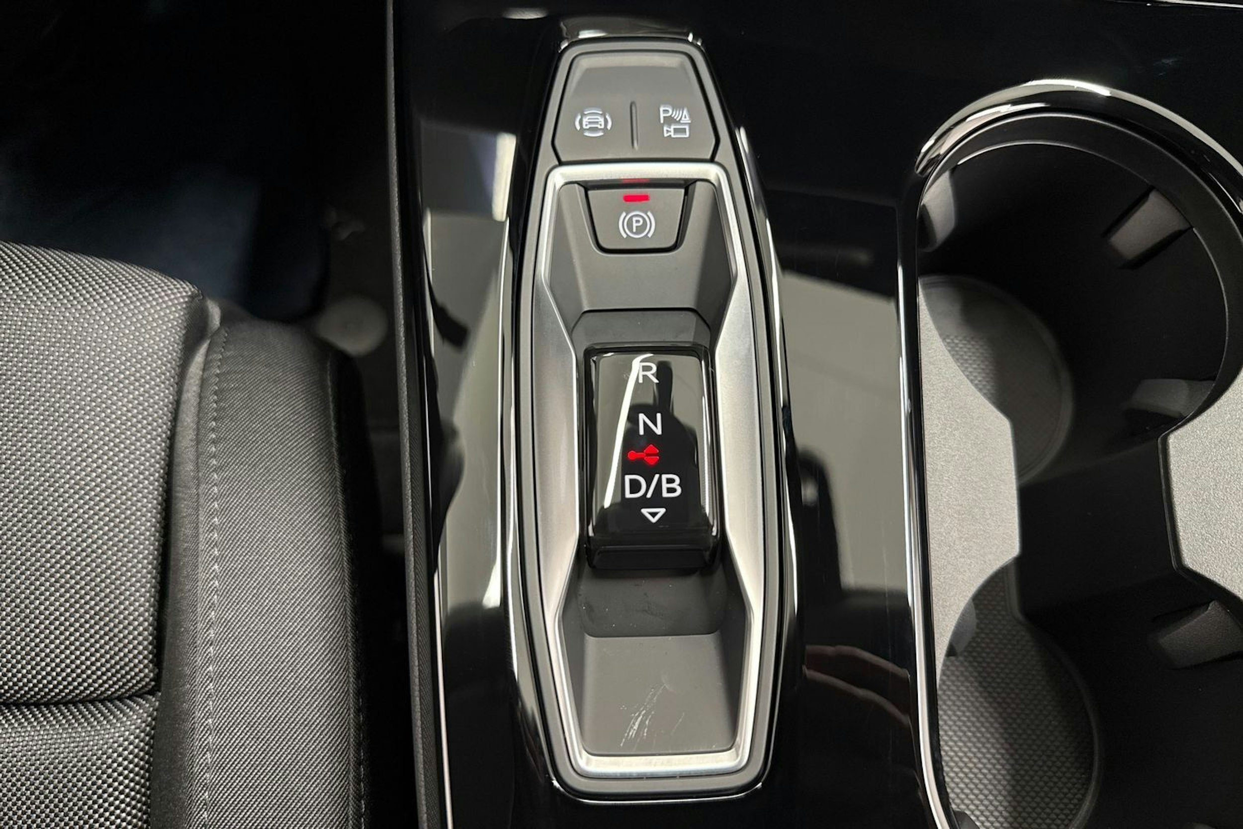 met. musta Audi A6 e-tron 2026 kuva 21.