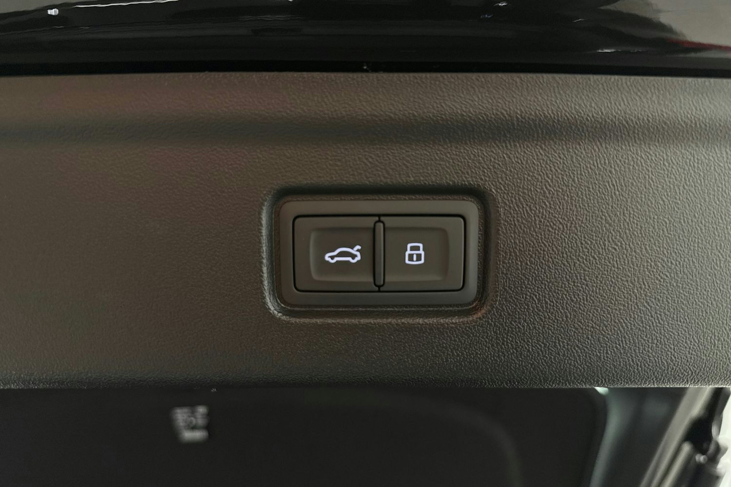 met. musta Audi A6 e-tron 2026 kuva 35.