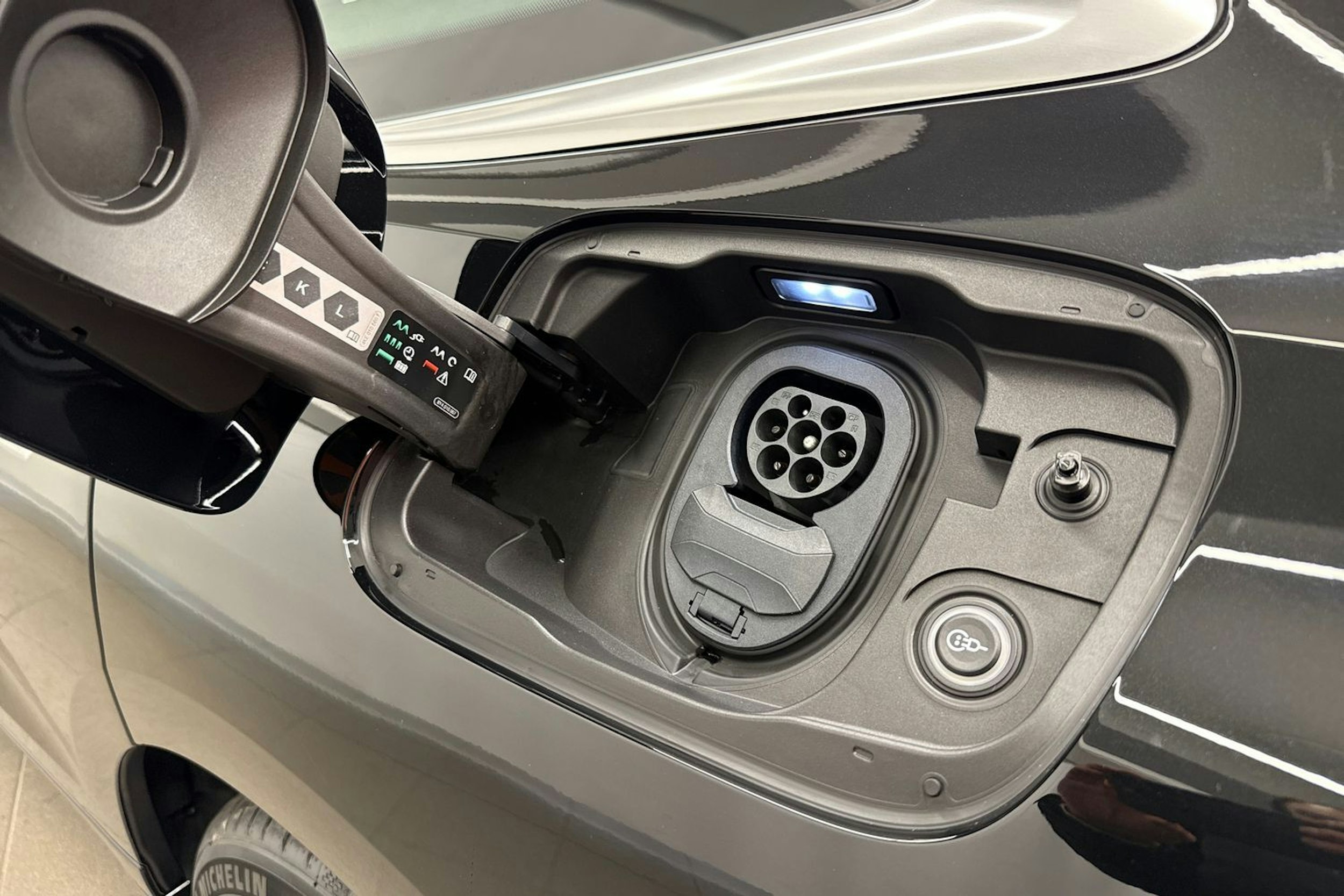 met. musta Audi A6 e-tron 2026 kuva 37.