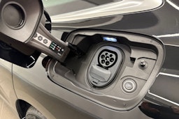 met. musta Audi A6 e-tron 2026 kuva 37.