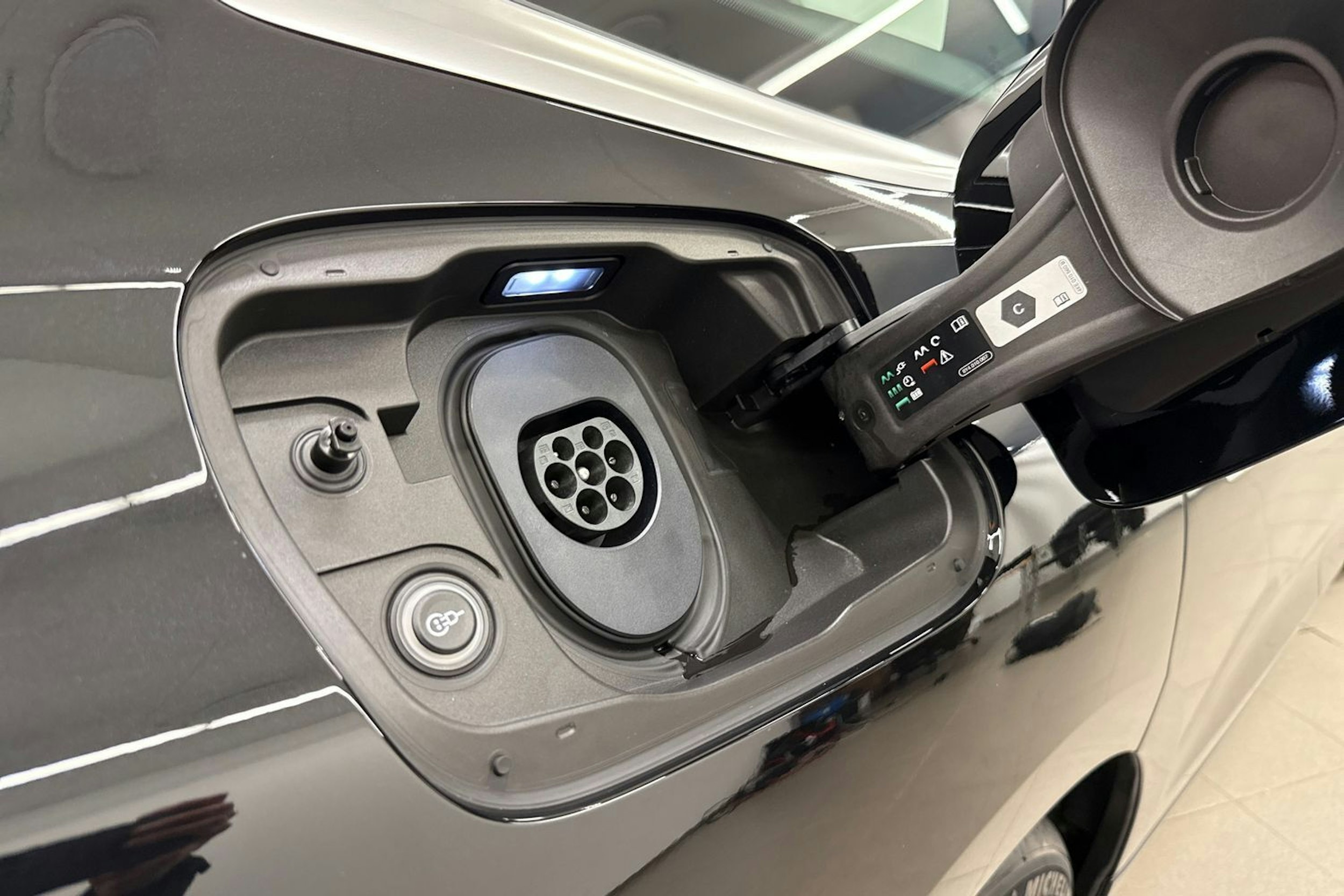 met. musta Audi A6 e-tron 2026 kuva 38.