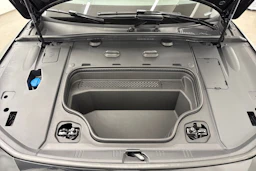 met. musta Audi A6 e-tron 2026 kuva 40.