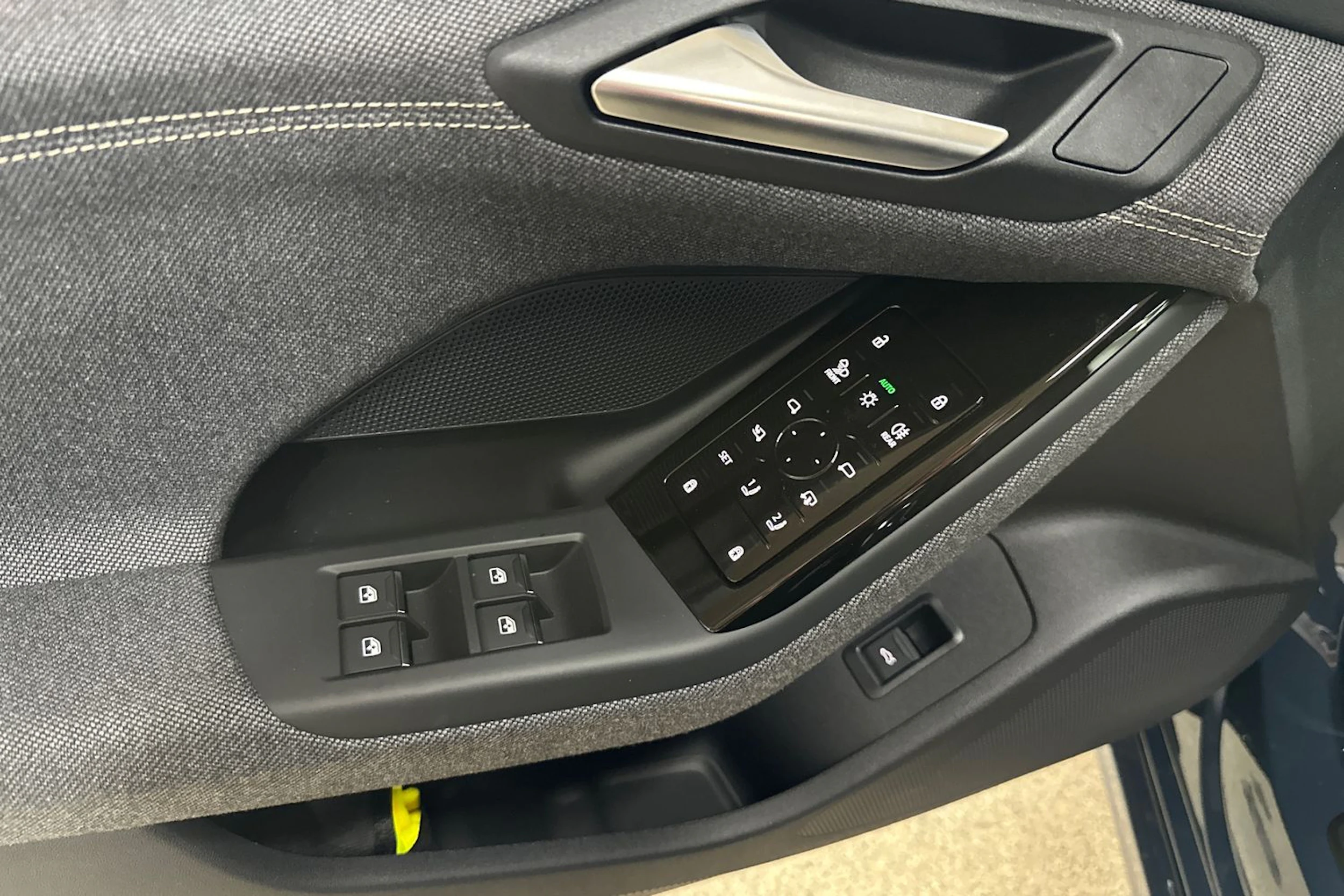 met. sininen Audi A6 e-tron 2026 kuva 14.