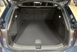 met. sininen Audi A6 e-tron 2026 kuva 17.
