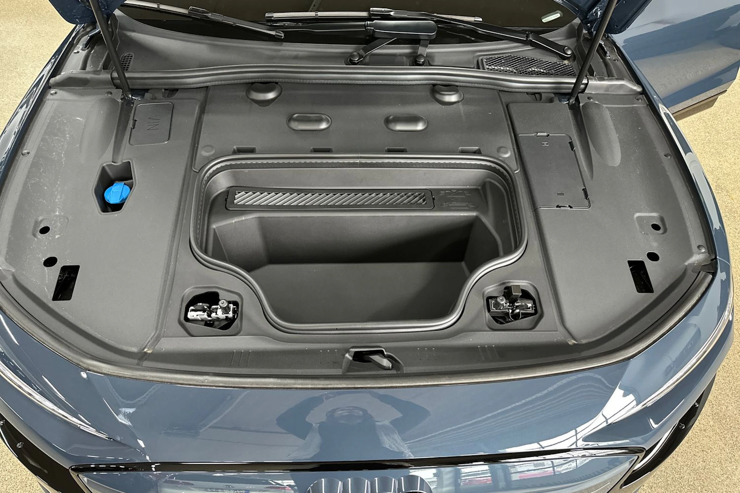 met. sininen Audi A6 e-tron 2026 kuva 21.