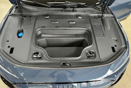 met. sininen Audi A6 e-tron 2026 kuva 21.