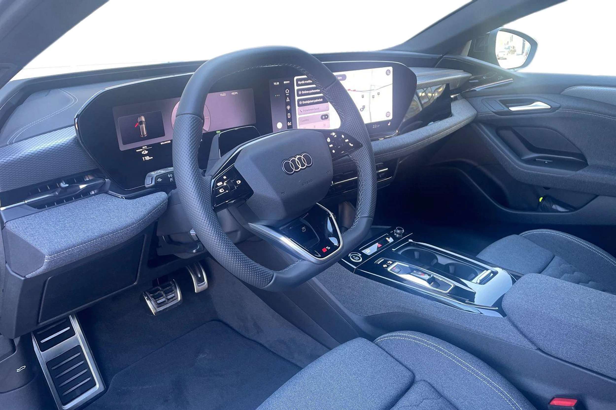 musta Audi A6 e-tron 2026 kuva 6.