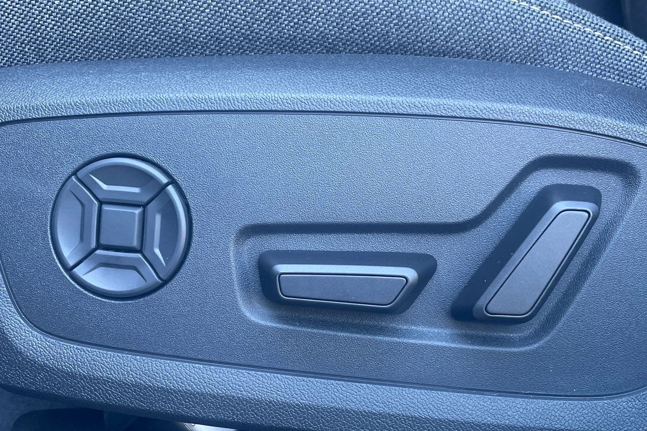 musta Audi A6 e-tron 2026 kuva 11.