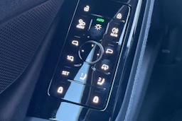 musta Audi A6 e-tron 2026 kuva 22.