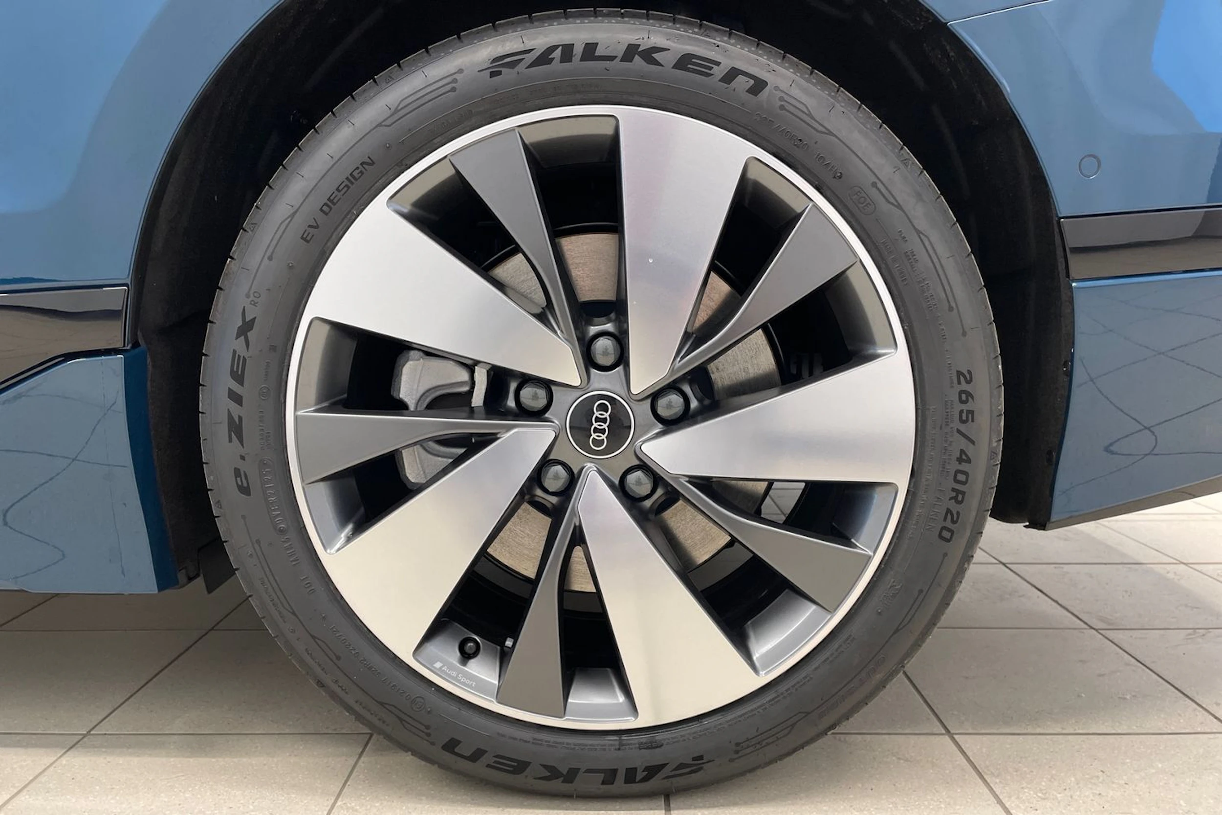 met. sininen Audi A6 e-tron 2026 kuva 10.