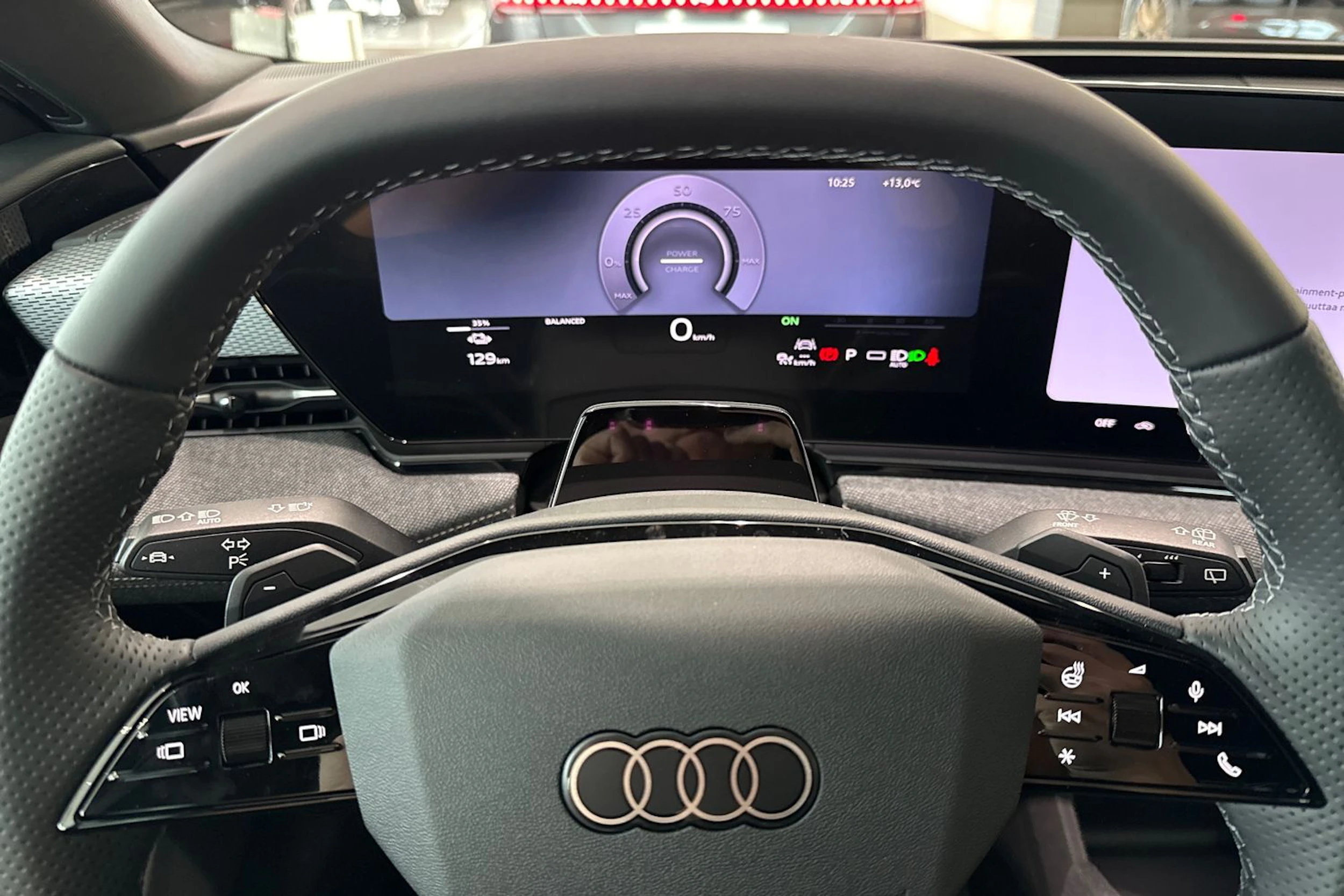 met. musta Audi A6 e-tron 2026 kuva 12.