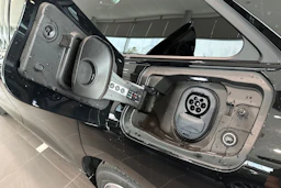 met. musta Audi A6 e-tron 2026 kuva 21.