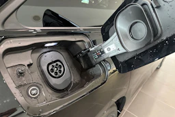 met. musta Audi A6 e-tron 2026 kuva 22.