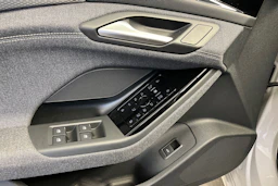 siam beige Audi A6 e-tron 2026 kuva 12.