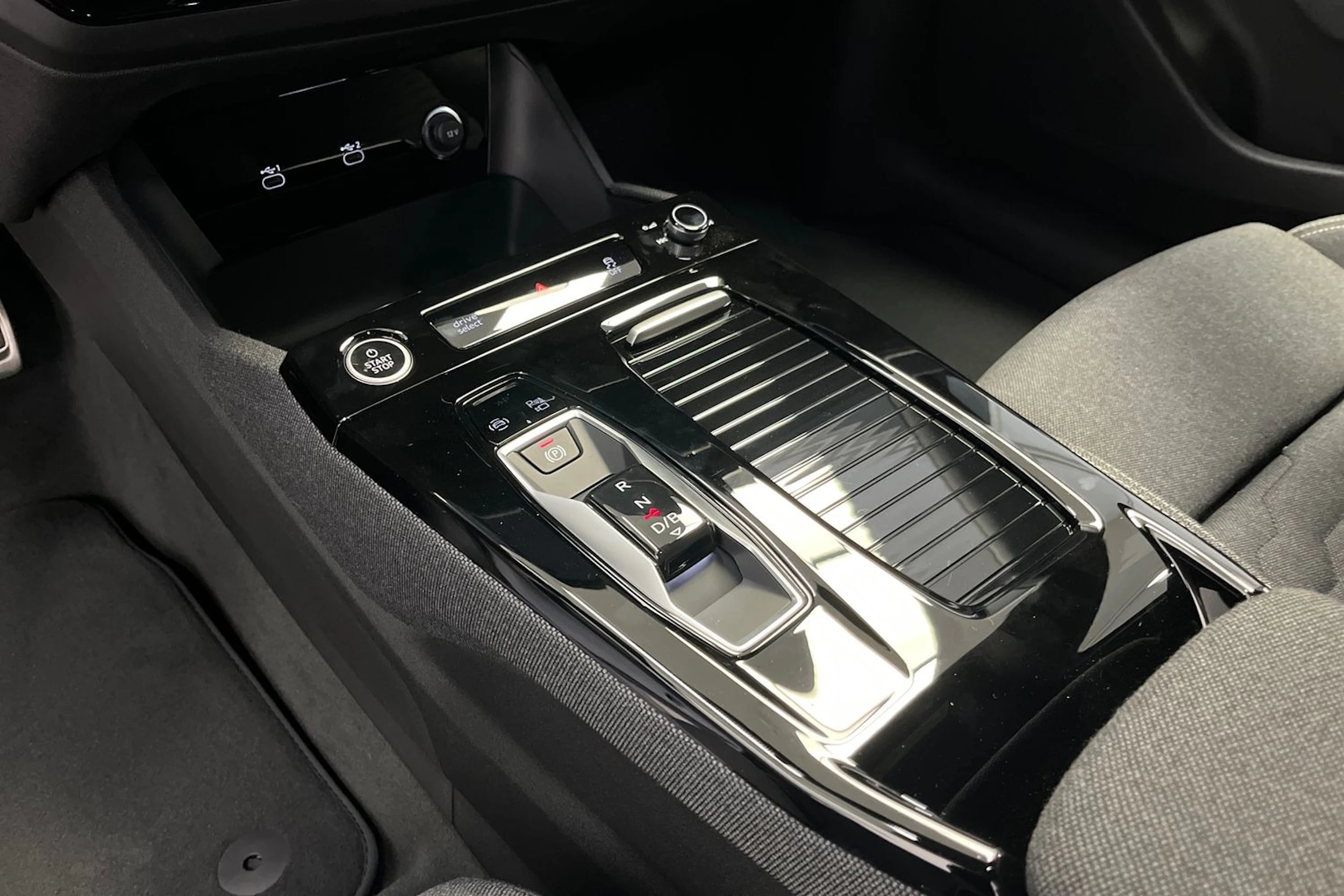 siam beige Audi A6 e-tron 2026 kuva 13.