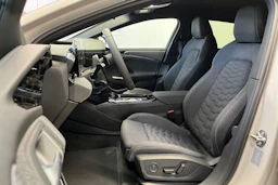 siam beige Audi A6 e-tron 2026 kuva 16.