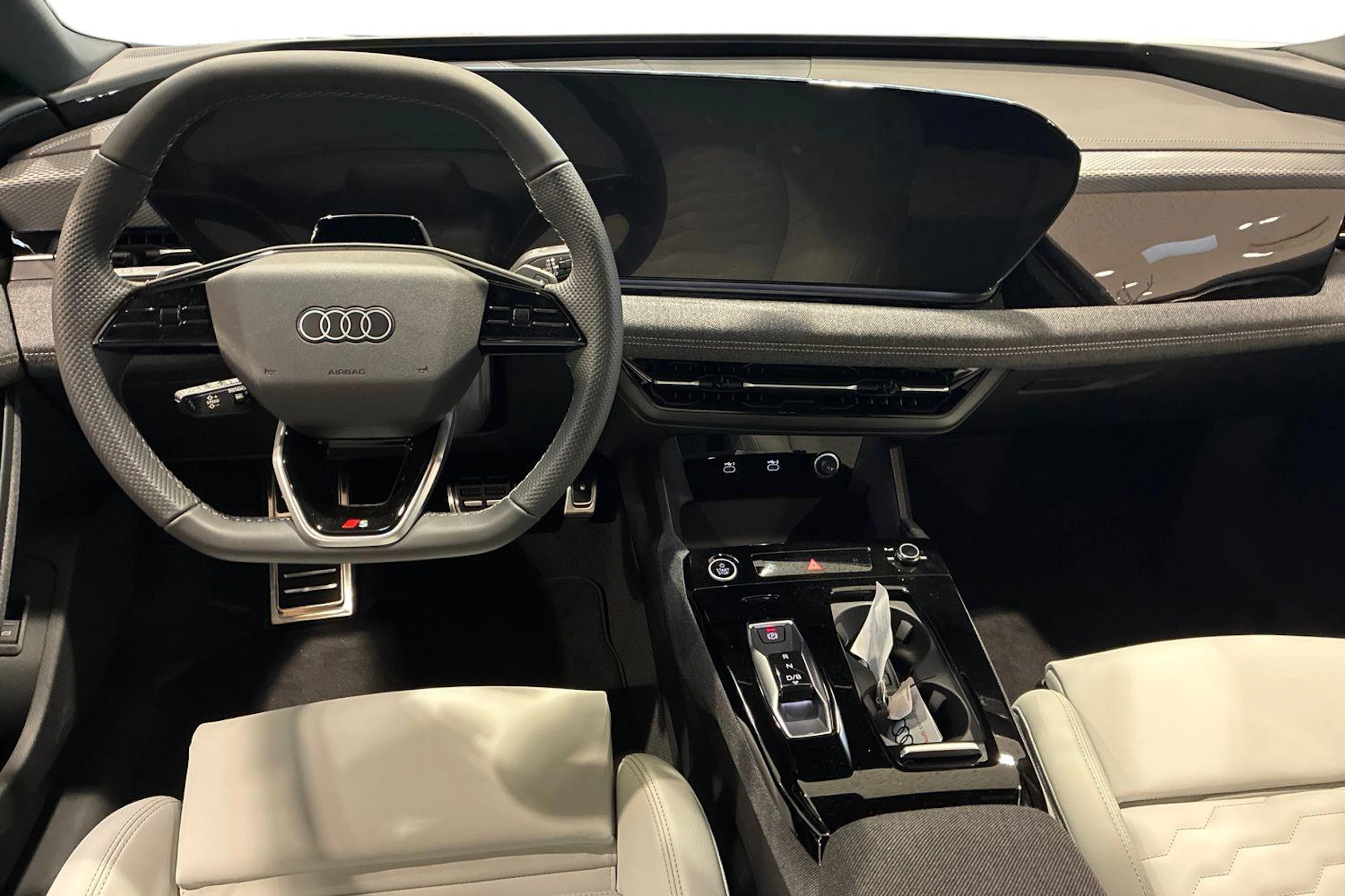 musta Audi A6 e-tron 2026 kuva 7.