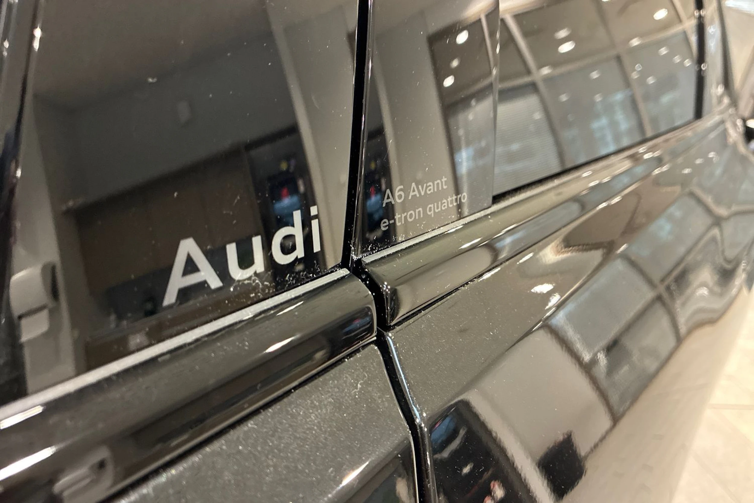 musta Audi A6 e-tron 2026 kuva 11.