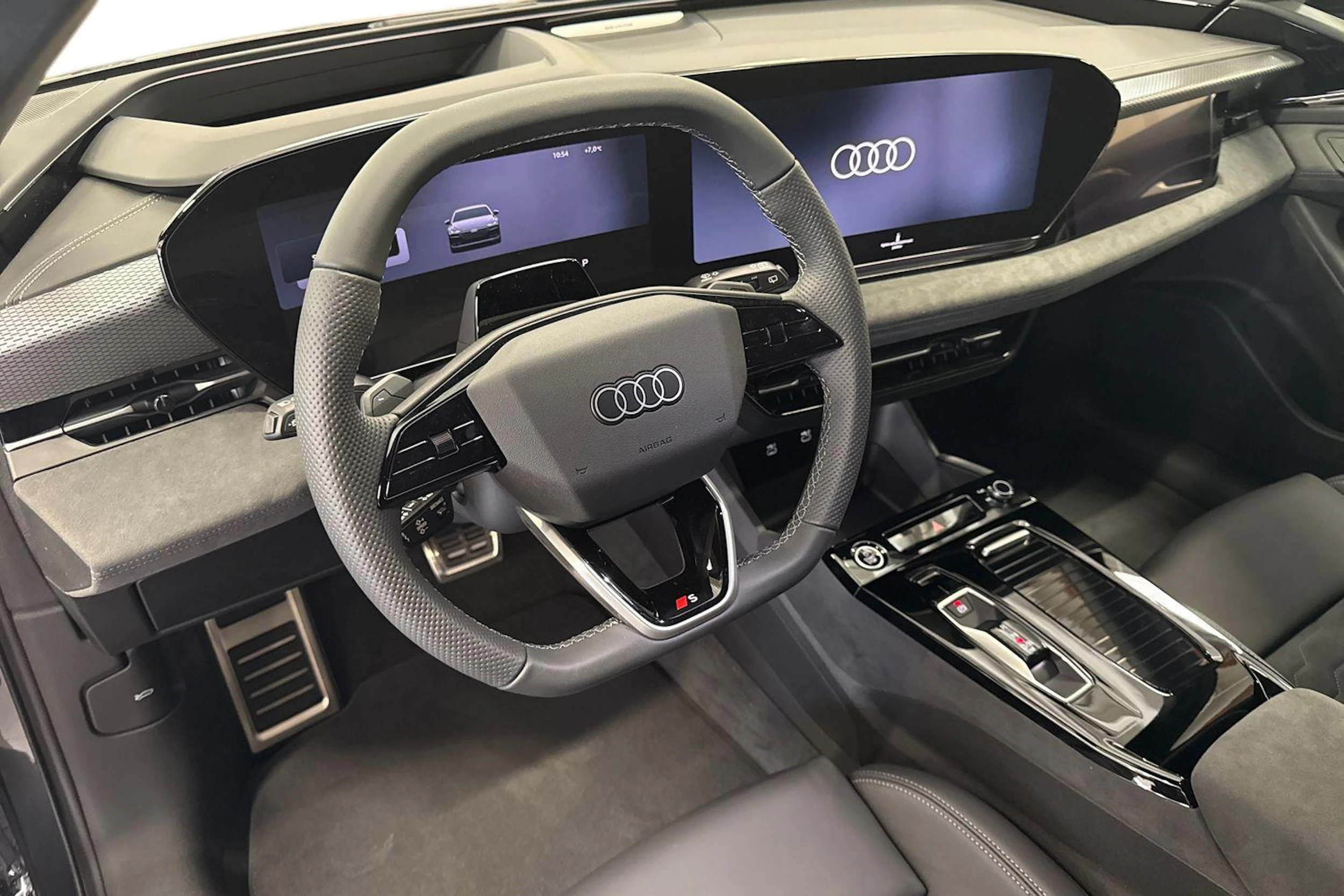 met. harmaa Audi A6 e-tron 2026 kuva 6.