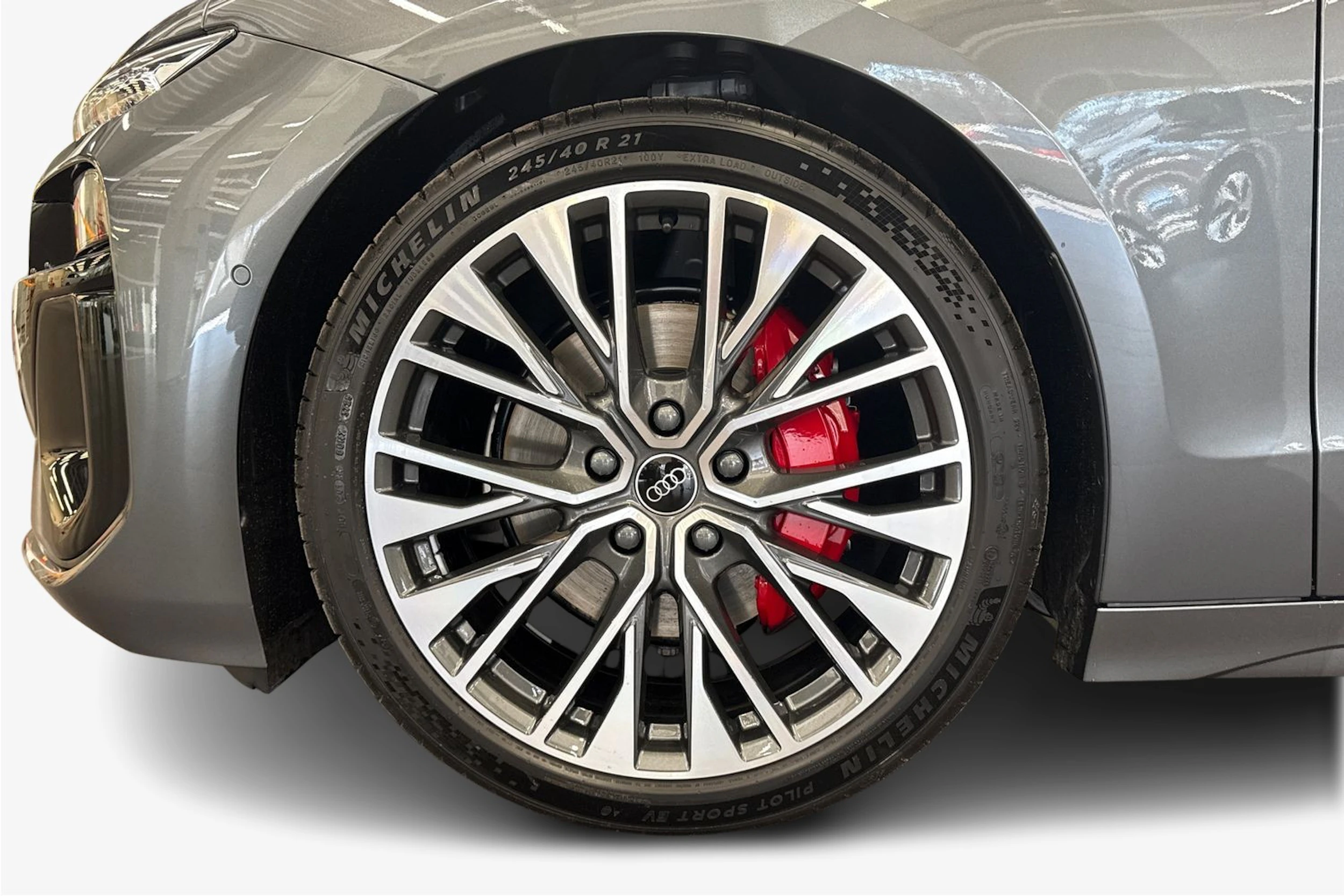 met. harmaa Audi A6 e-tron 2026 kuva 9.