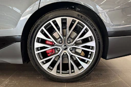 met. harmaa Audi A6 e-tron 2026 kuva 10.