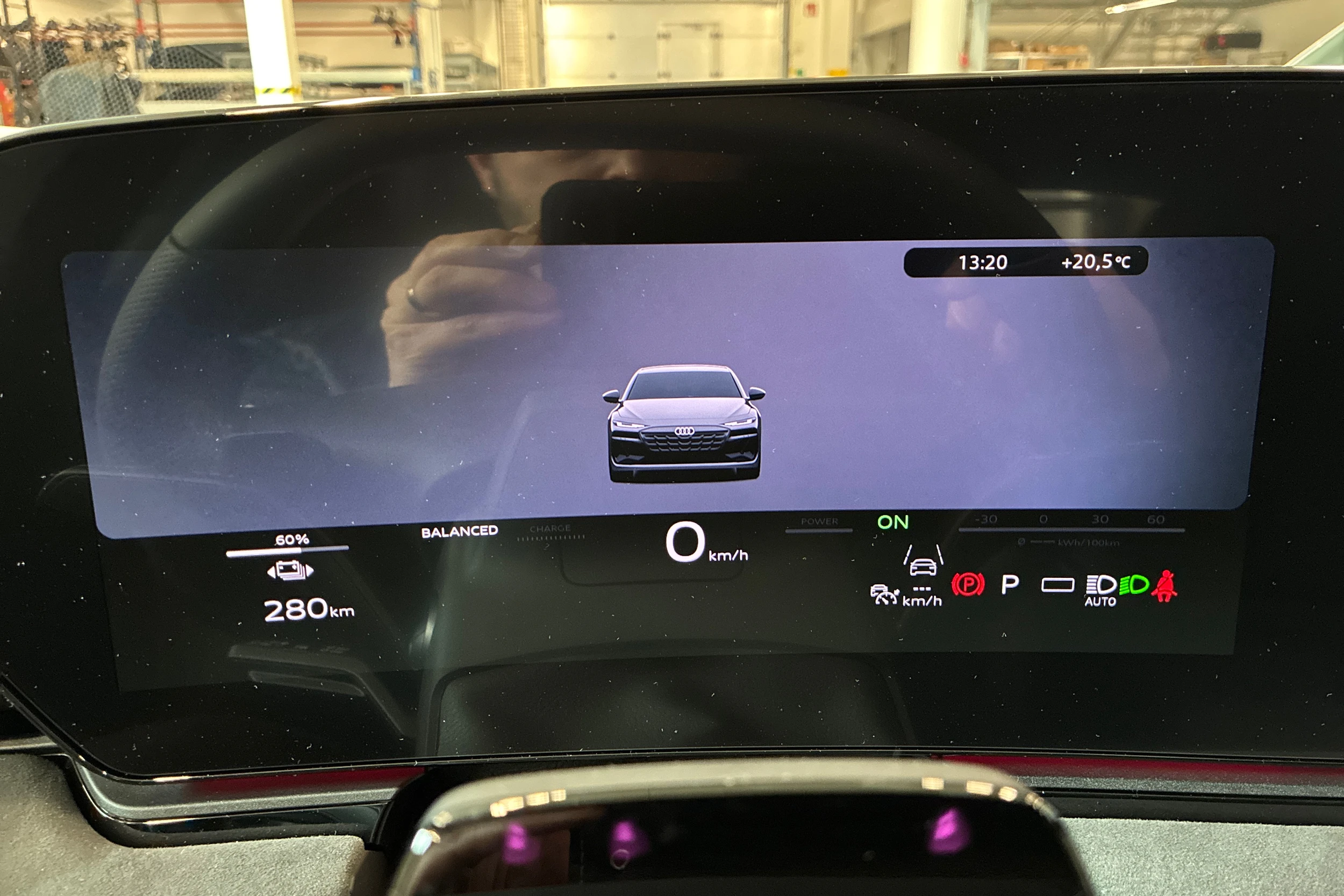 harmaa Audi A6 e-tron 2026 kuva 11.