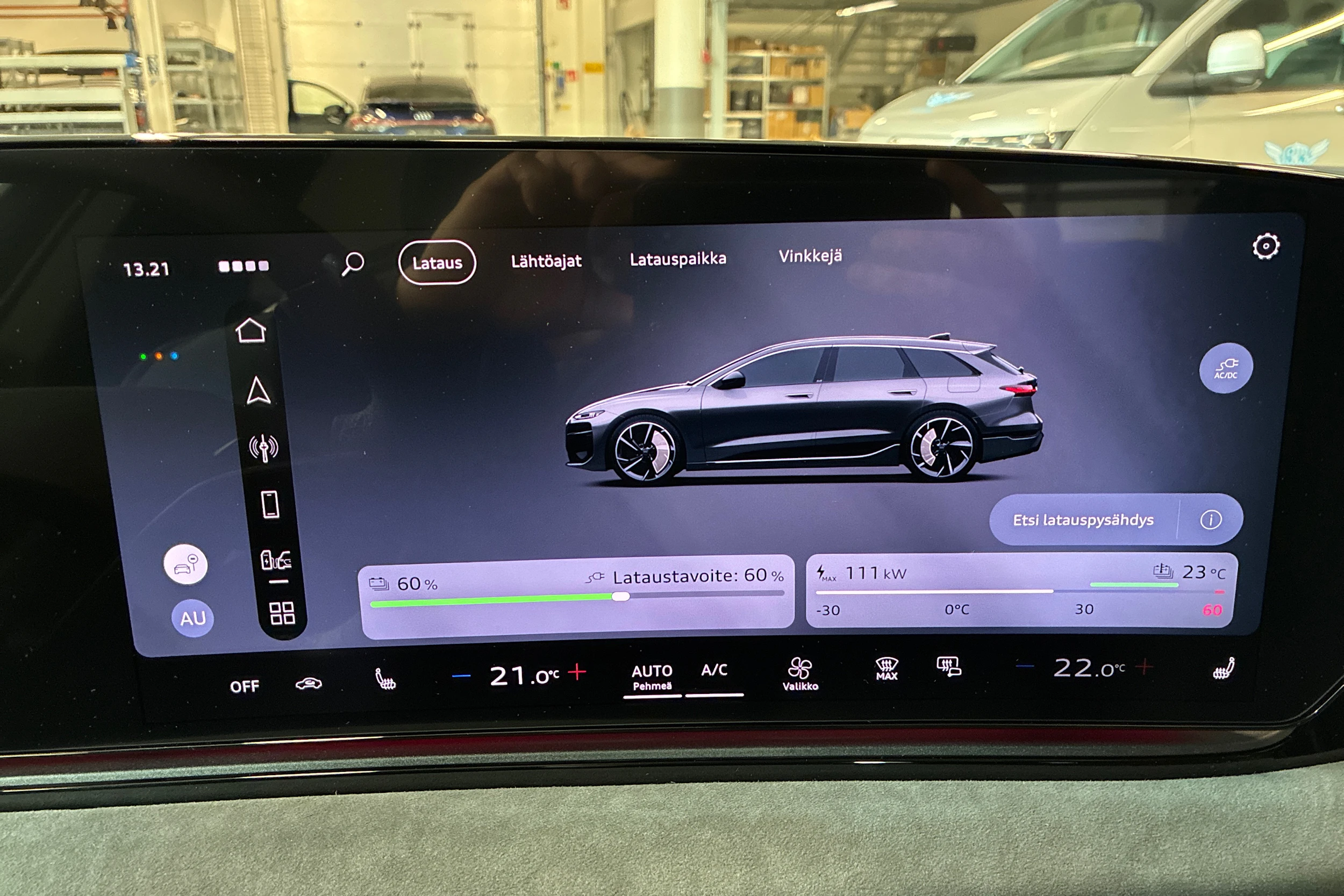 harmaa Audi A6 e-tron 2026 kuva 13.