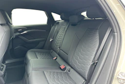 met. ruskea (beige) Audi A6 e-tron 2026 kuva 8.