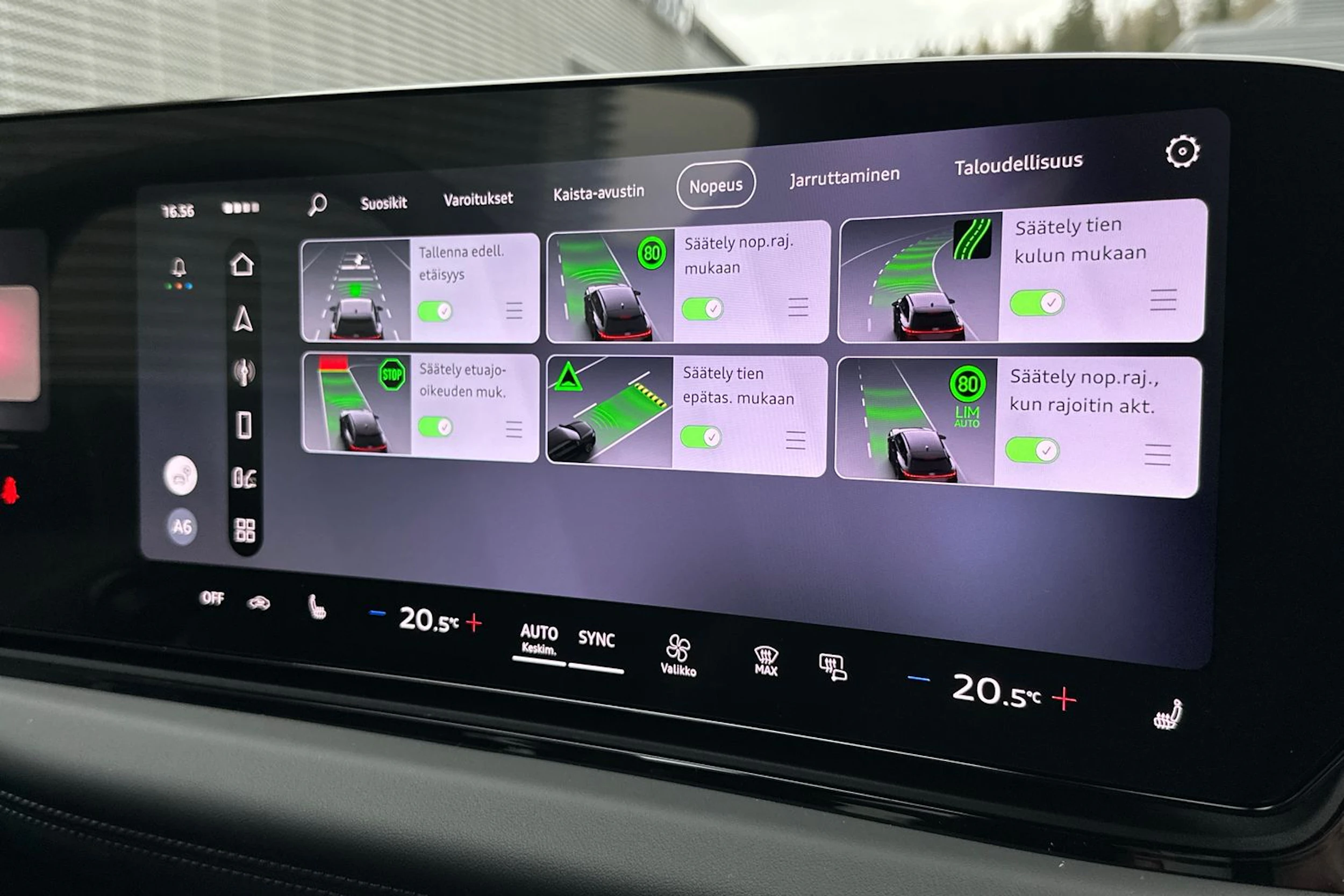 met. ruskea (beige) Audi A6 e-tron 2026 kuva 17.