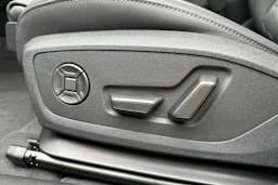 met. ruskea (beige) Audi A6 e-tron 2026 kuva 22.