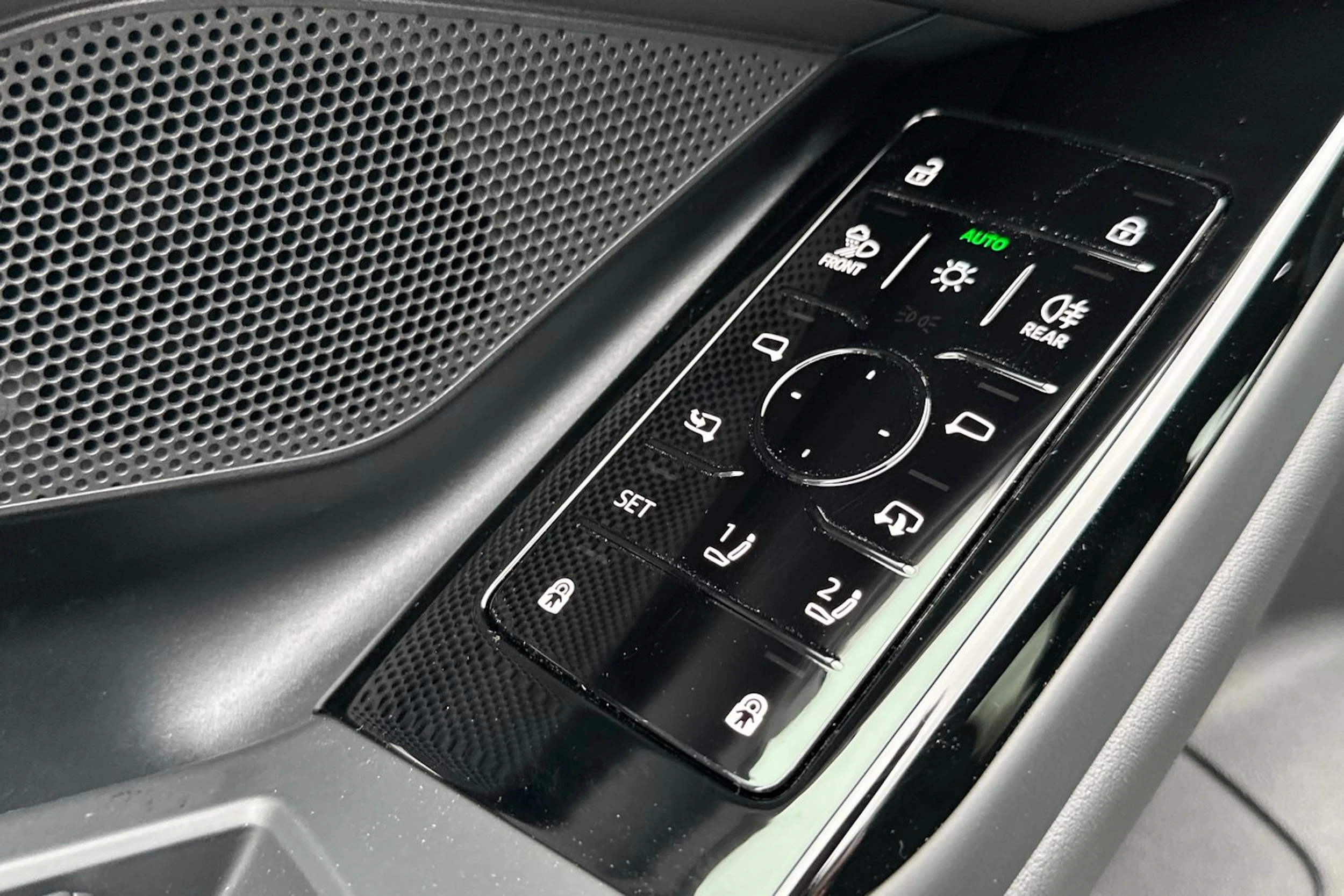 met. ruskea (beige) Audi A6 e-tron 2026 kuva 23.