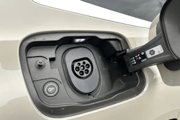 met. ruskea (beige) Audi A6 e-tron 2026 kuva 30.