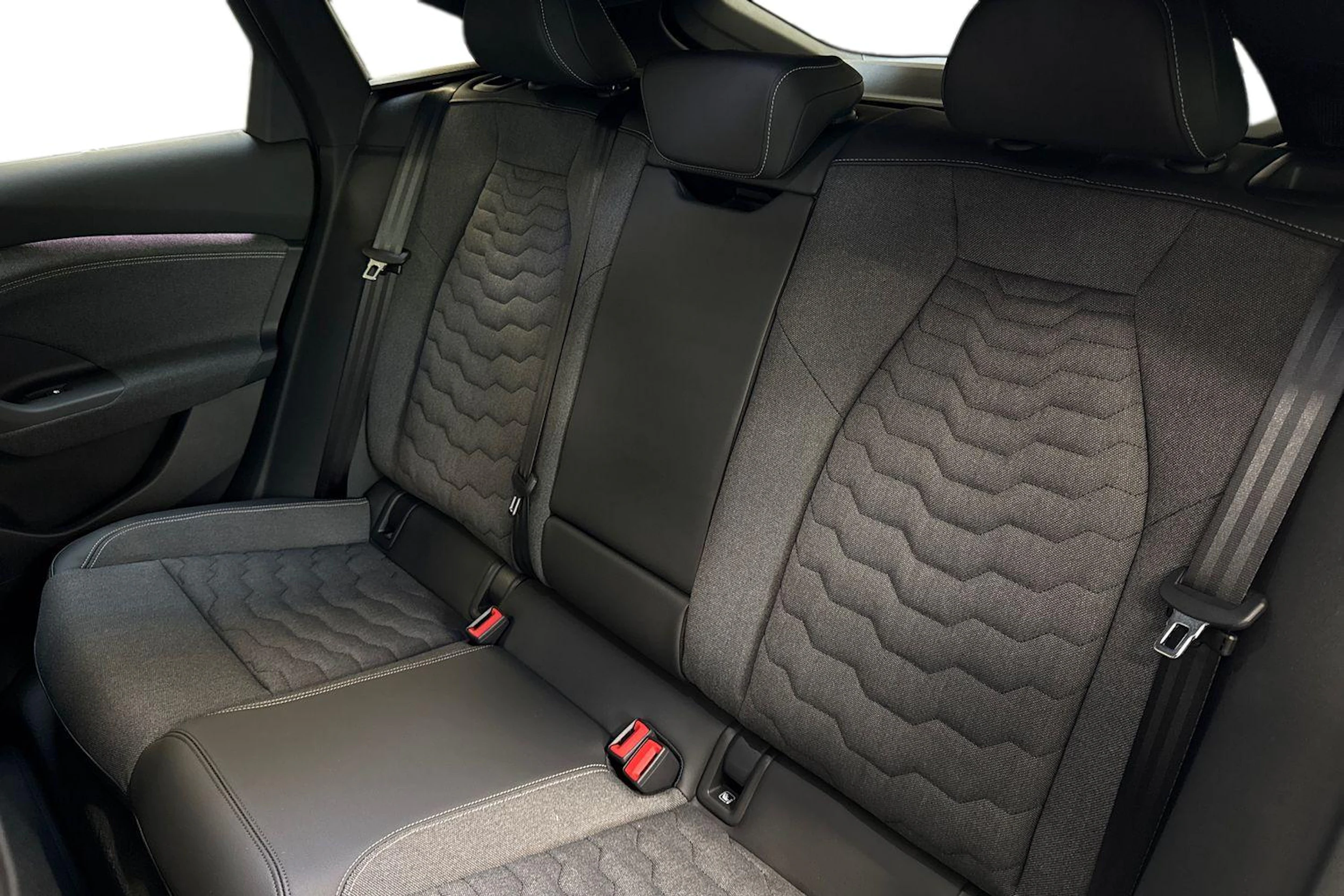 met. ruskea (beige) Audi A6 e-tron 2026 kuva 8.