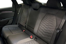 met. ruskea (beige) Audi A6 e-tron 2026 kuva 8.