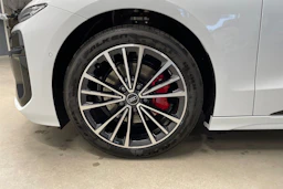 valkoinen Audi A6 e-tron 2026 kuva 10.