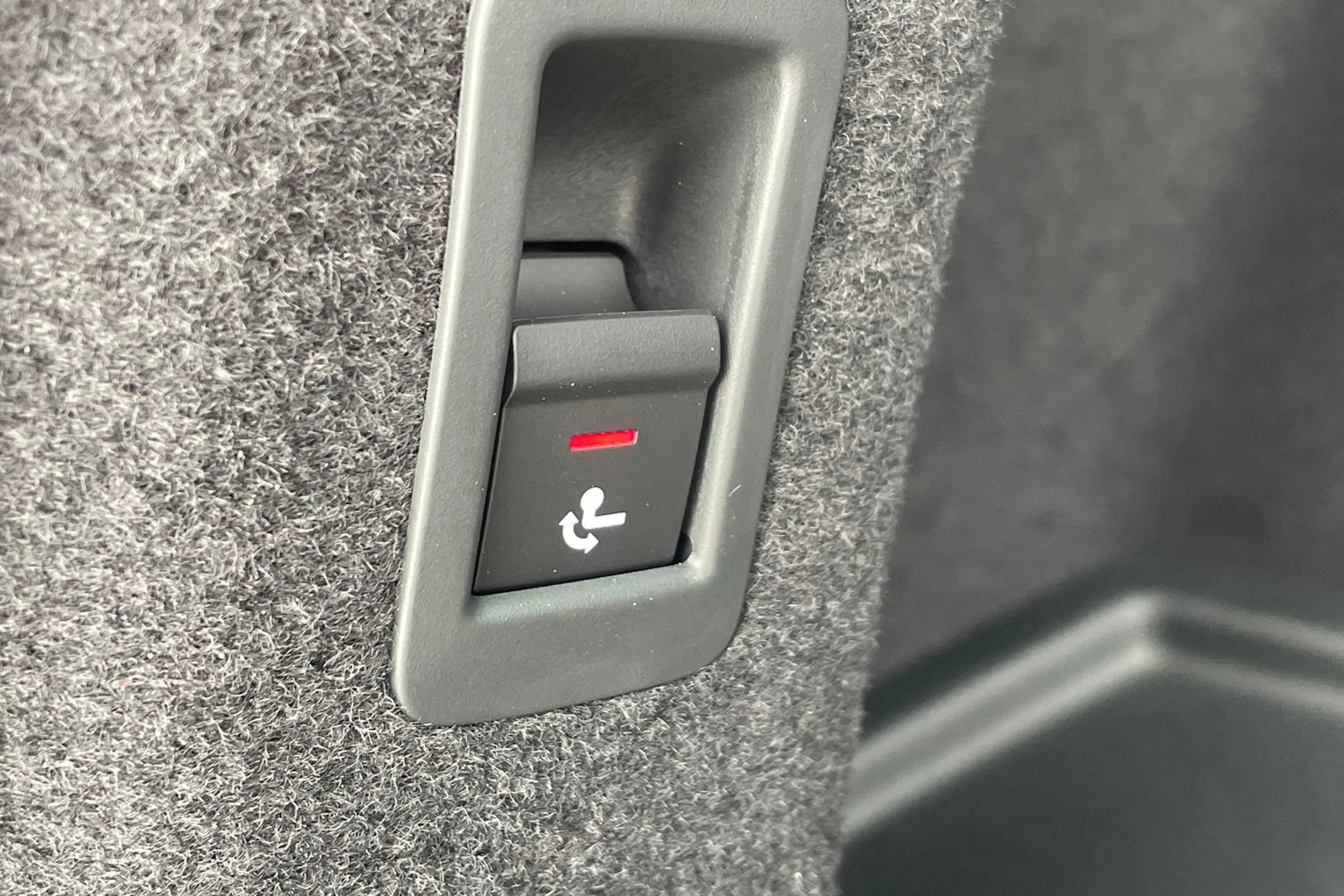 harmaa Audi A6 e-tron 2026 kuva 12.