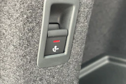 harmaa Audi A6 e-tron 2026 kuva 12.