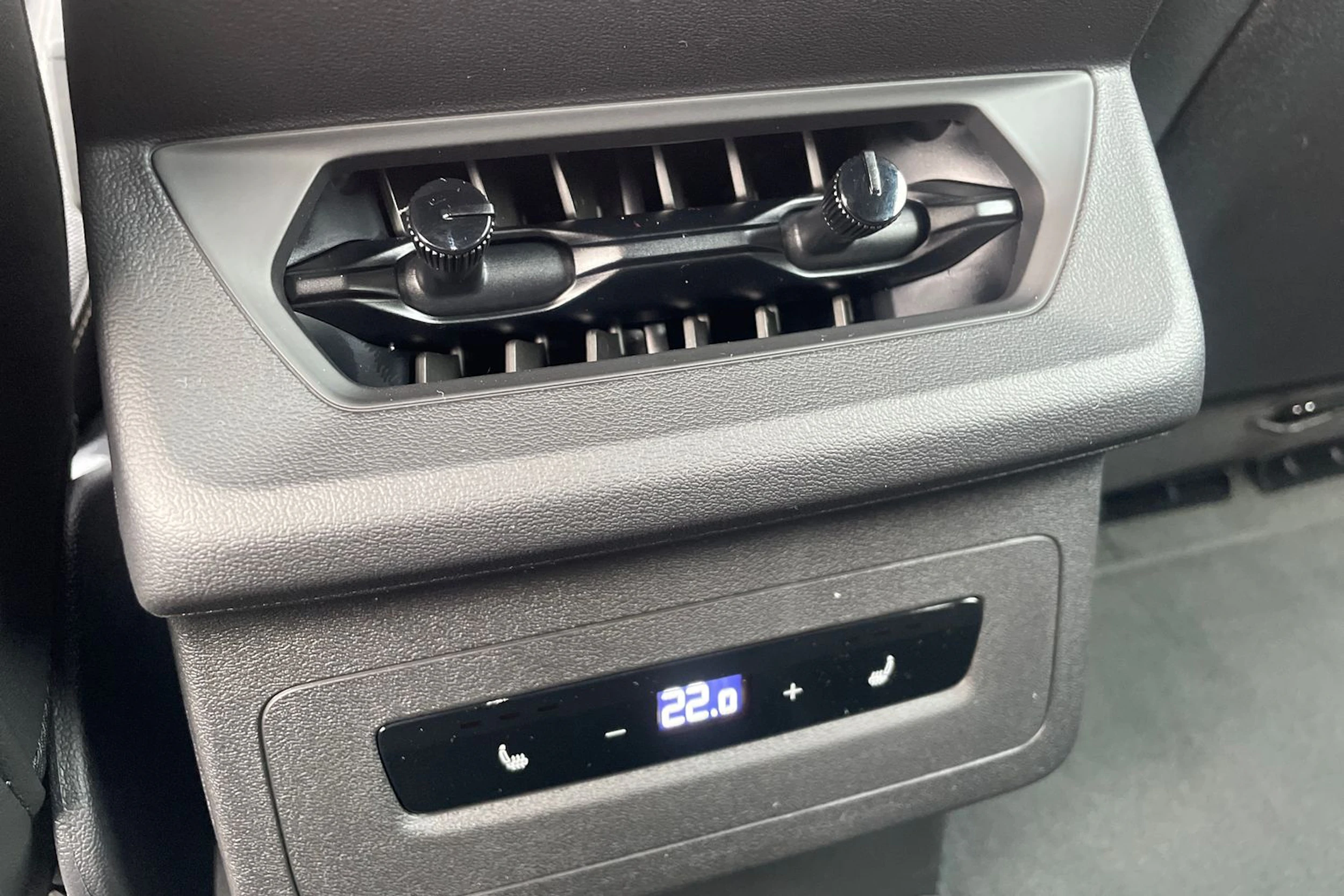 harmaa Audi A6 e-tron 2026 kuva 18.