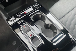 harmaa Audi A6 e-tron 2026 kuva 30.