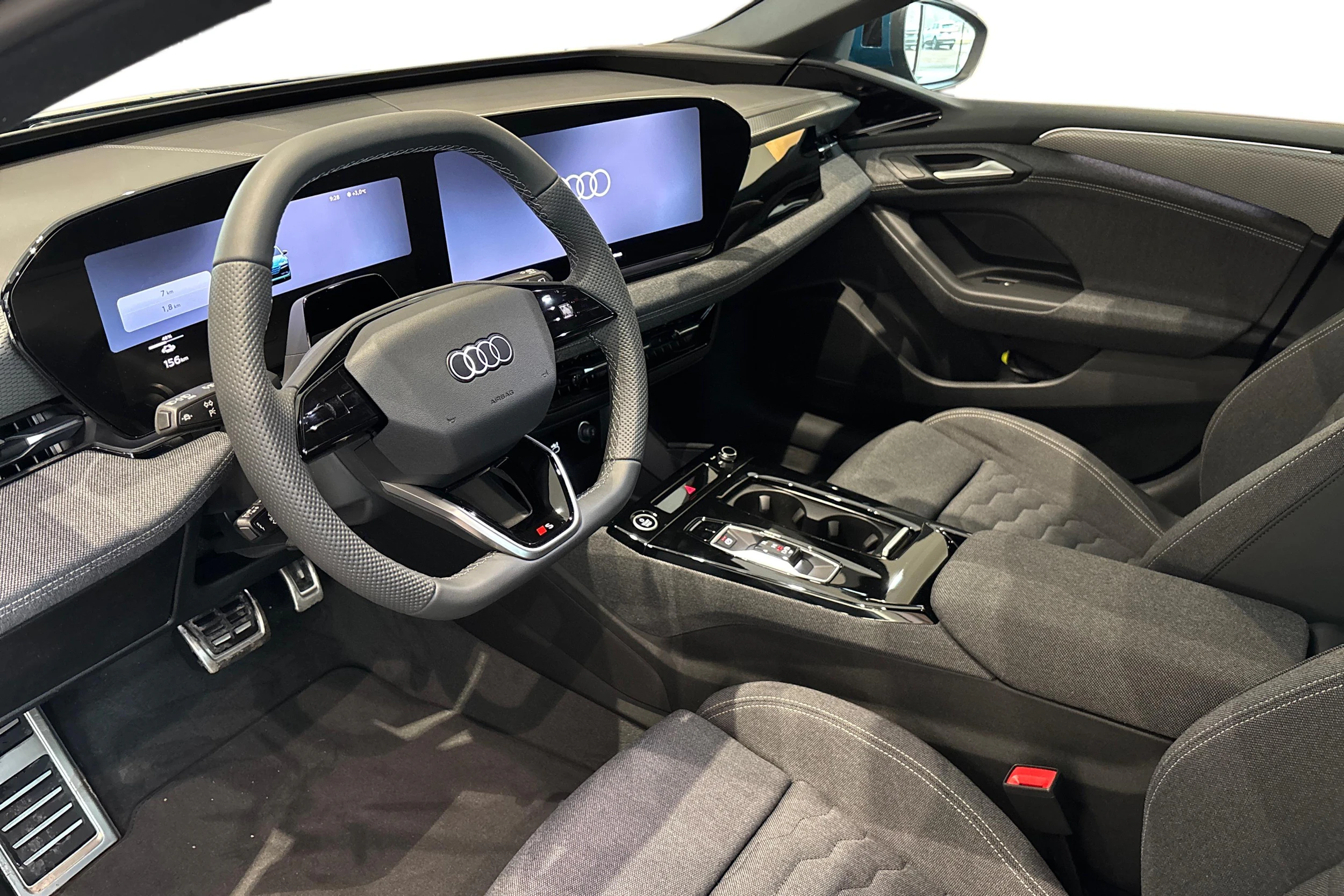 sininen Audi A6 e-tron 2026 kuva 6.