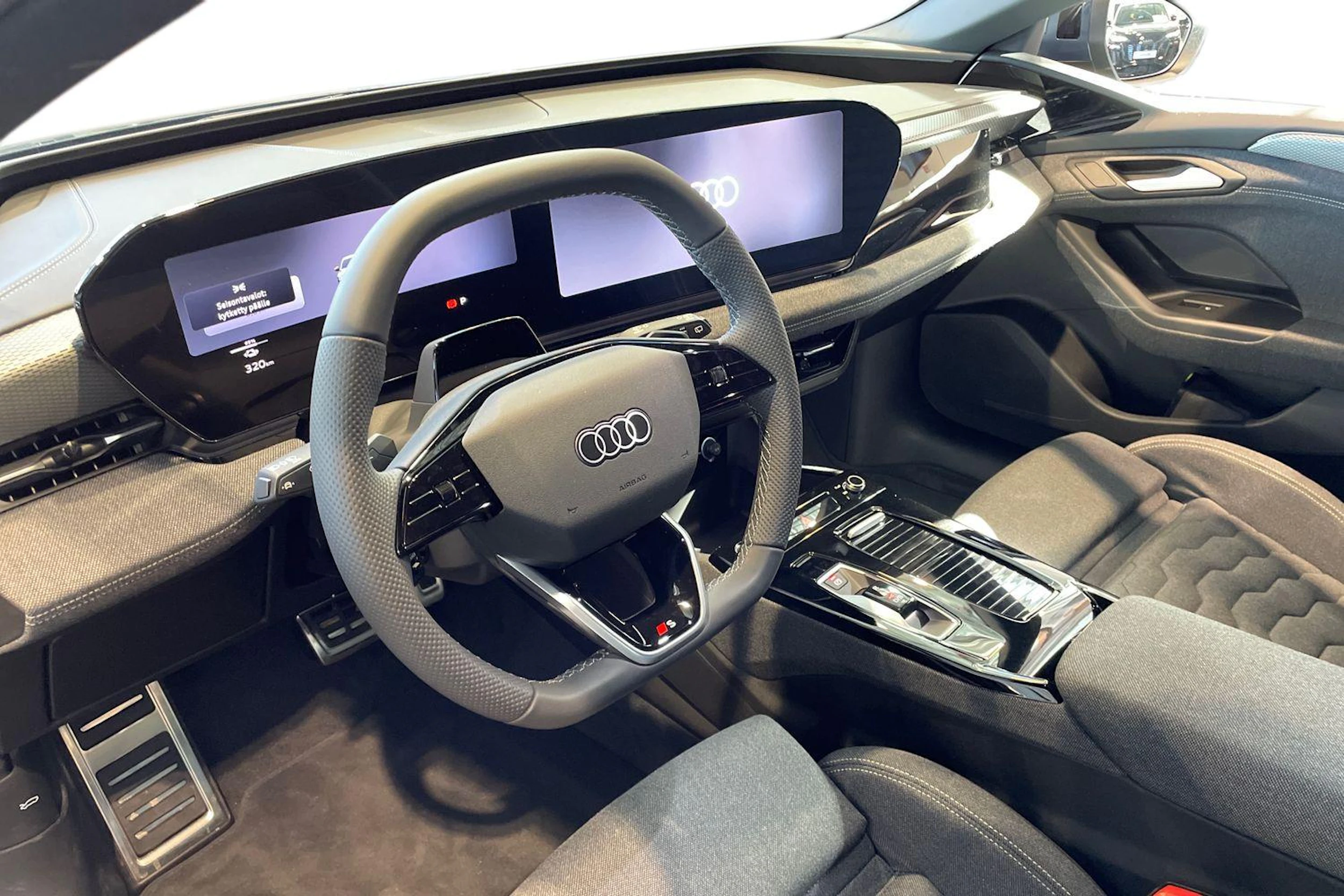 sininen Audi A6 e-tron 2026 kuva 6.