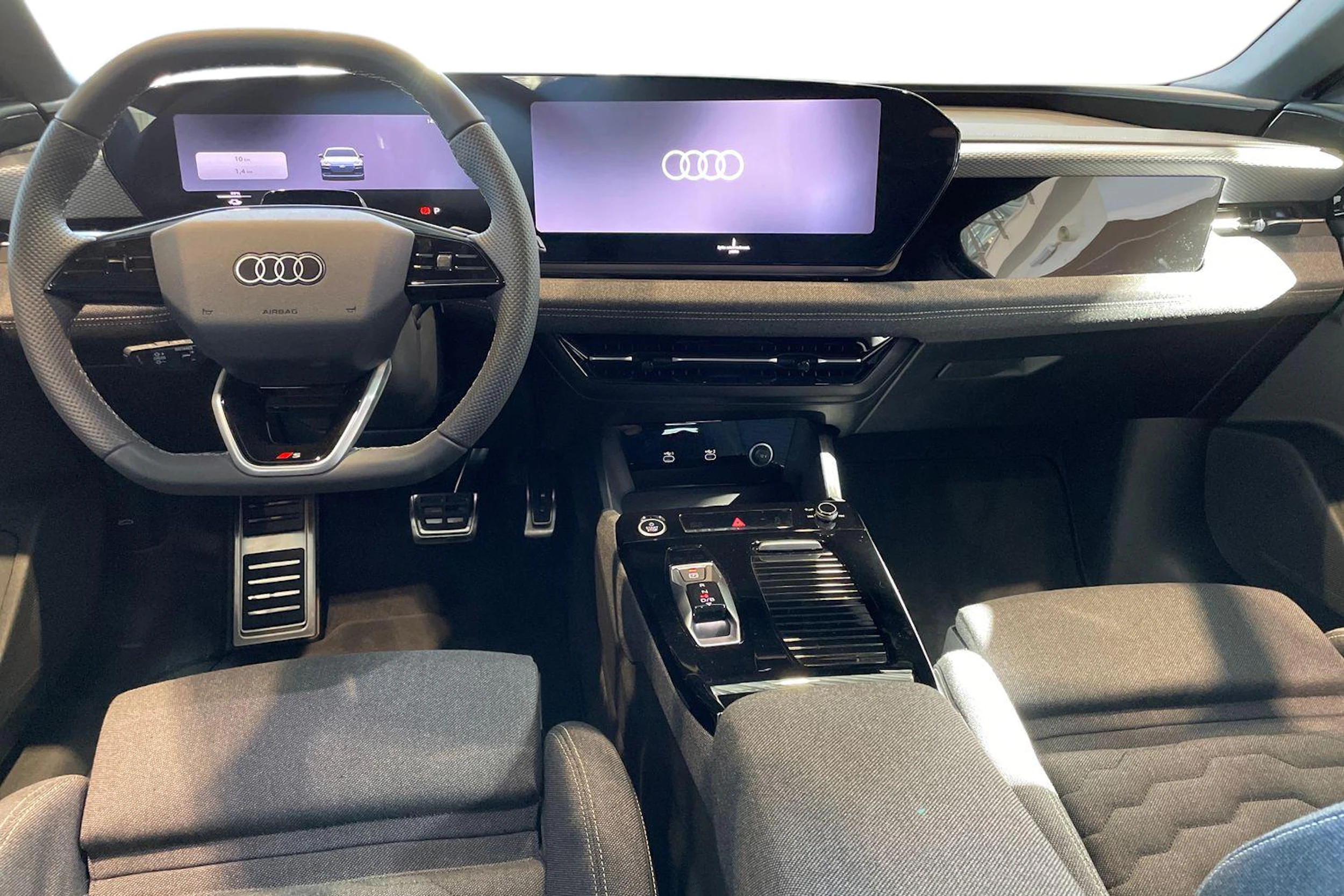 sininen Audi A6 e-tron 2026 kuva 7.