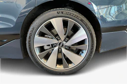 sininen Audi A6 e-tron 2026 kuva 9.