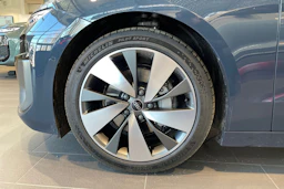 sininen Audi A6 e-tron 2026 kuva 10.