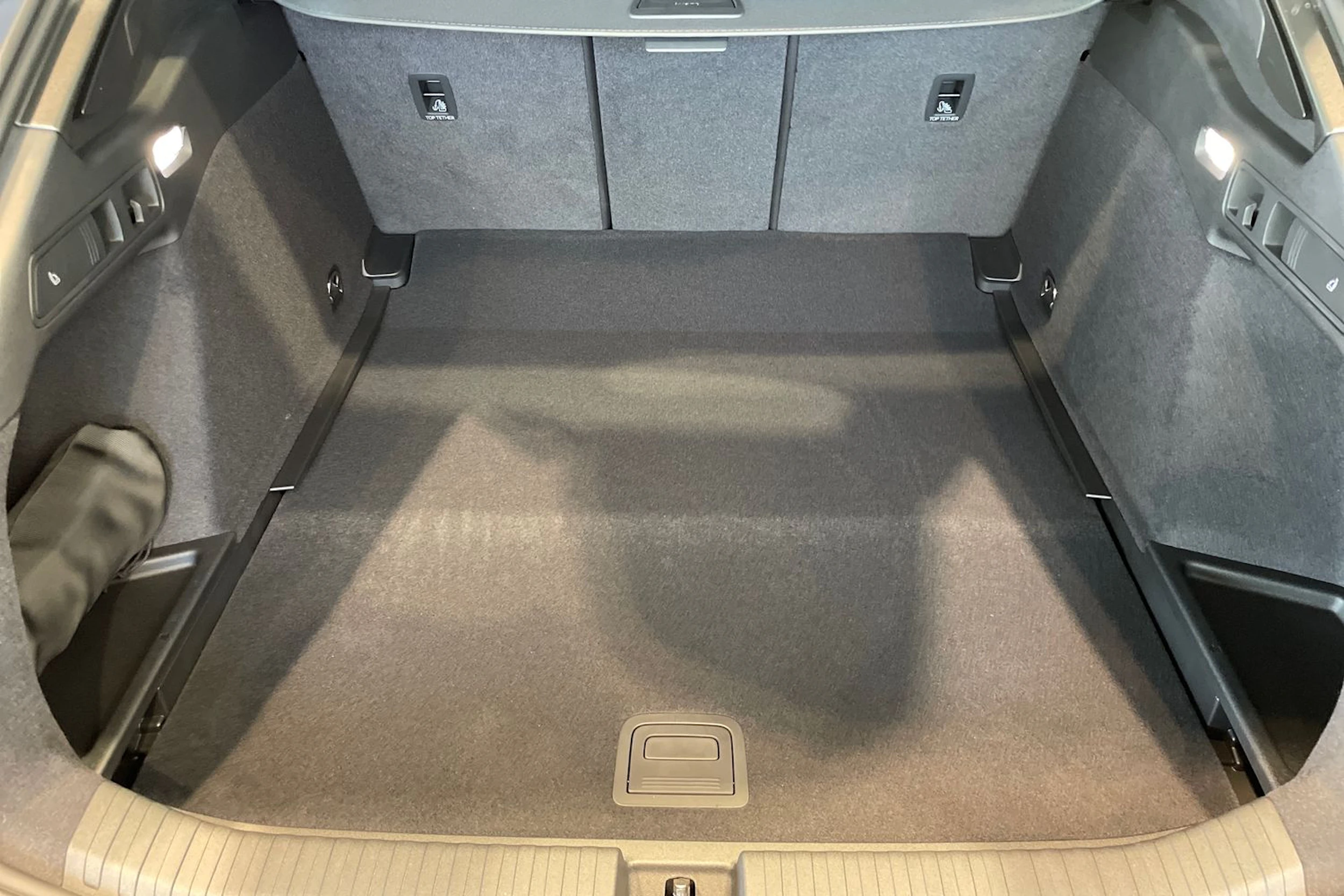 sininen Audi A6 e-tron 2026 kuva 15.