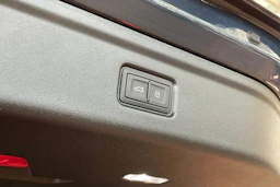 sininen Audi A6 e-tron 2026 kuva 16.